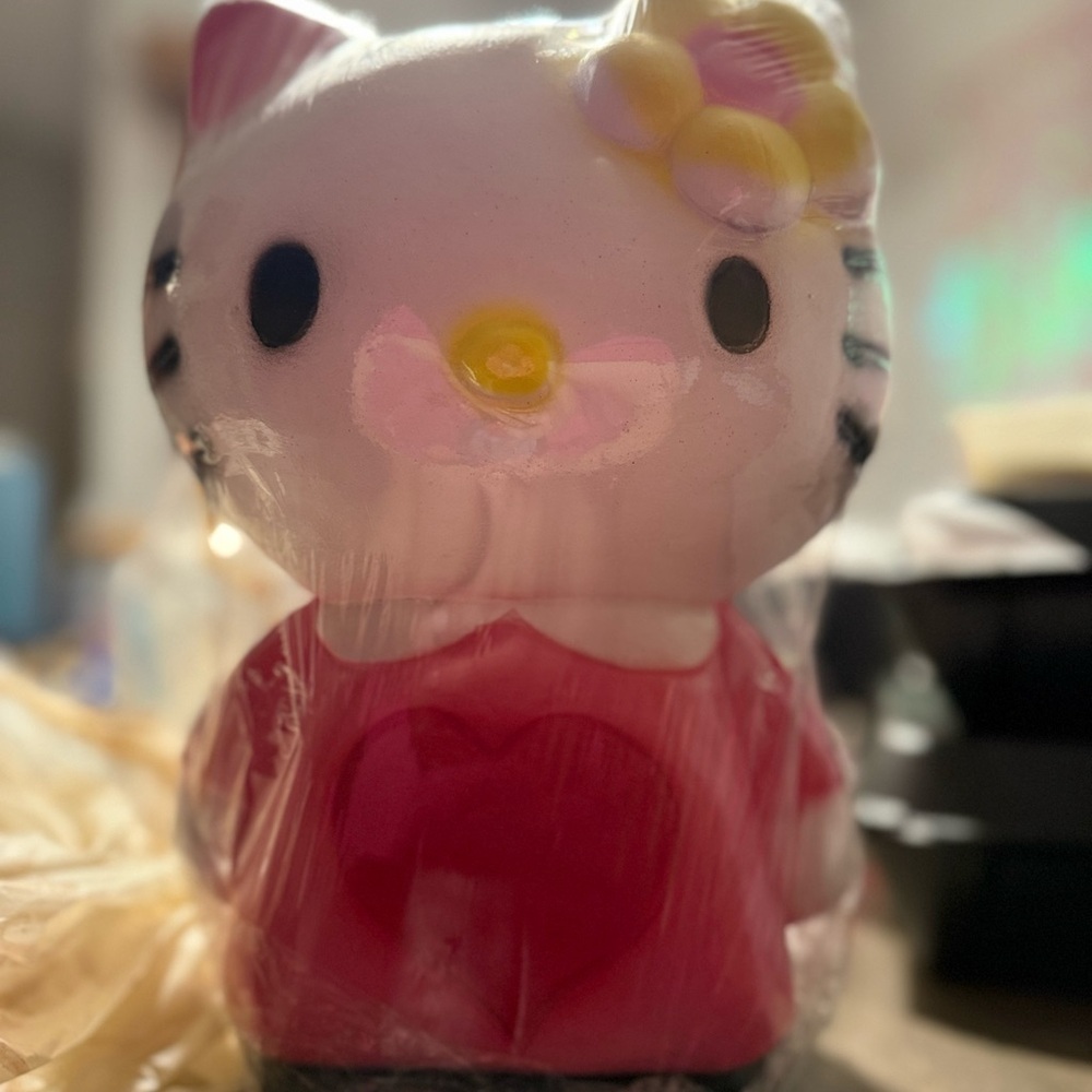 Hello Kitty Pink Figurine piggy bank